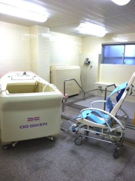 清潔な浴室設備