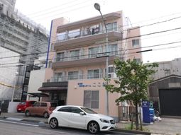 清潔感のある建物の外観