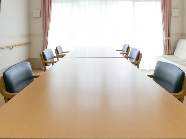 ゆったりとした会議室