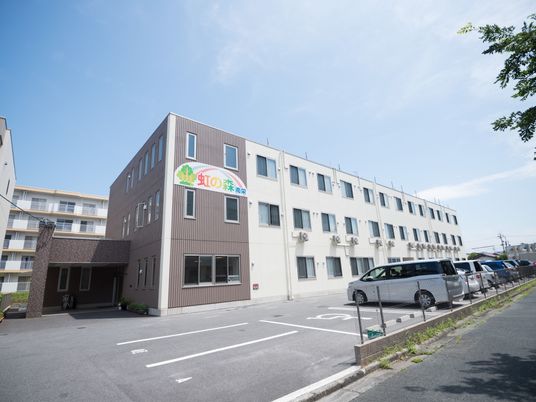 清潔感ある明るい外観