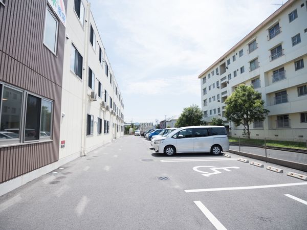 清潔感ある建物エクステリア