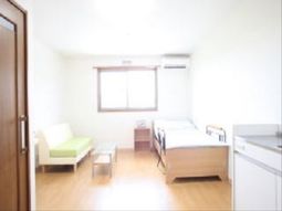 明るい居室の空間