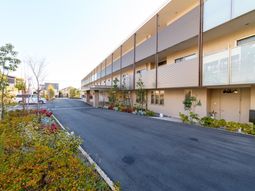 モダンな建物の外観