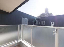 明るいテラスの風景
