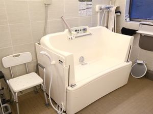 快適な設備の浴室