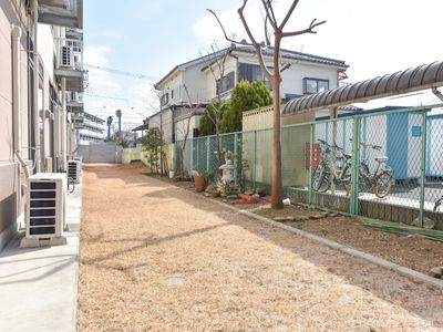 清潔な中庭の様子
