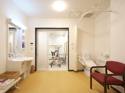 明るい雰囲気の洗面所