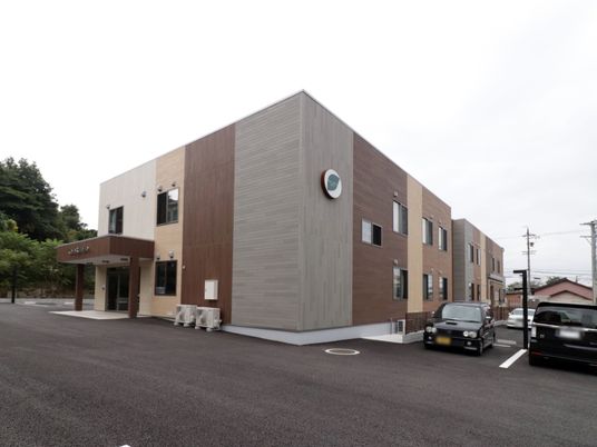 現代的な建物の外観