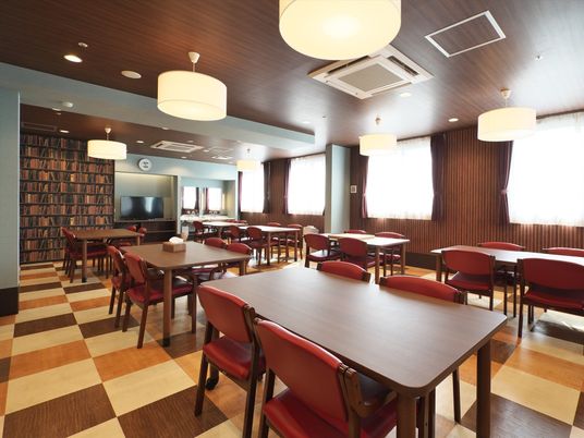 広々とした快適な食堂