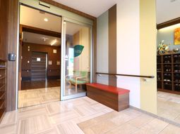 明るいエントランス