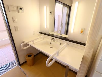 バリアフリー洗面台設備