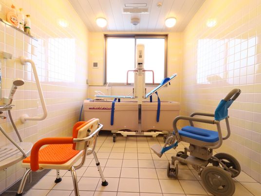 バリアフリーの浴室設備