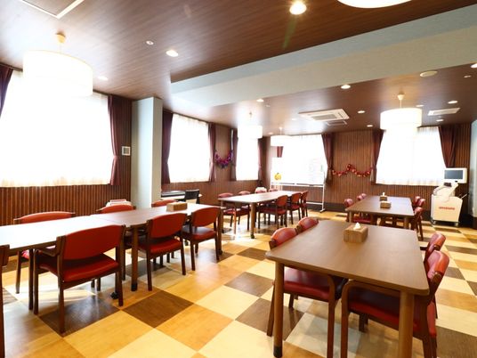 施設のダイニングルーム