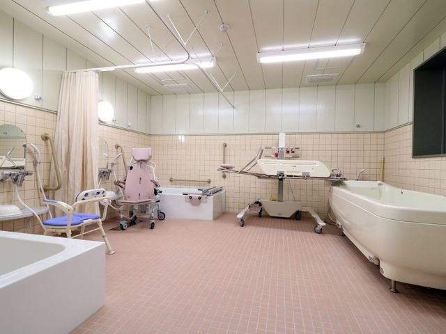 清潔な浴室設備
