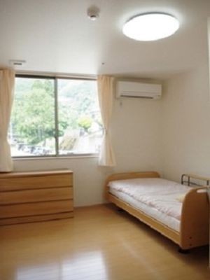 明るい個室の一角