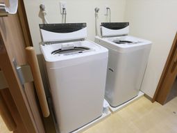 洗濯機２台設置された場所