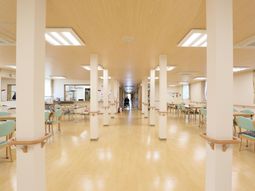 広々とした明るい多目的室