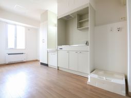 明るい居室の一角