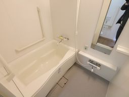 清潔なバスルーム設備