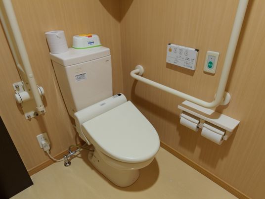 バリアフリー対応のトイレ