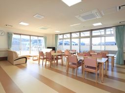 明るいダイニングスペース