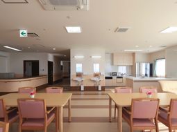 明るい食堂の風景