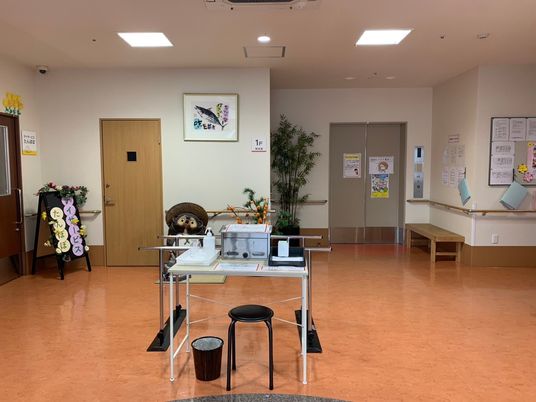 温かい雰囲気のロビー