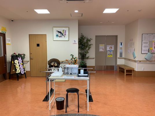 温かい雰囲気のロビー