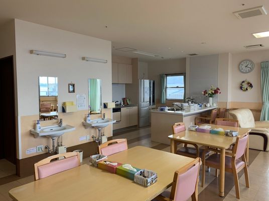 明るいダイニングルーム