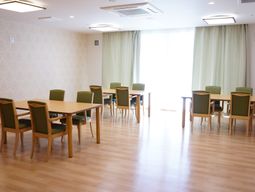 明るいダイニングルーム