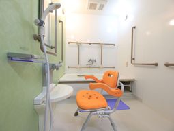 バリアフリーのトイレ空間