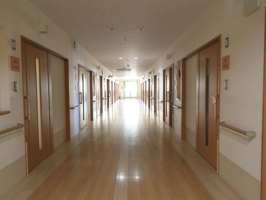 清潔感溢れる廊下