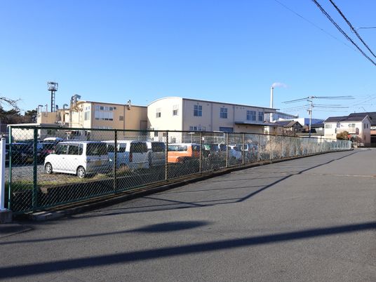 広々とした施設外観