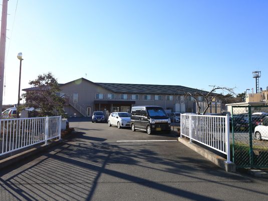 広々とした建物の外観