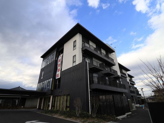 モダンな建物の外観