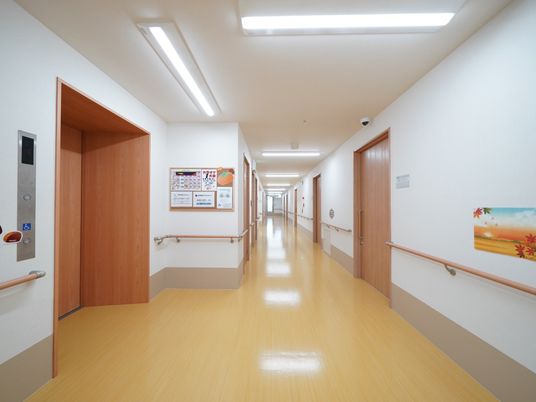 キレイな施設の廊下