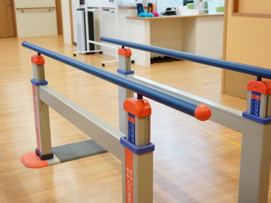 歩行訓練用器具とその周辺