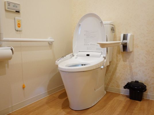 手すり付きトイレ設備