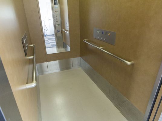 バリアフリー対応エレベーター