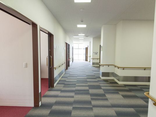 広々とした清潔な廊下