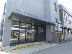 清潔感のあるエントランス