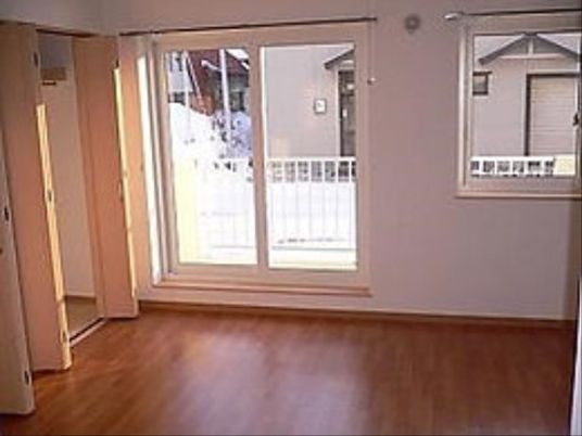明るい居室の一角