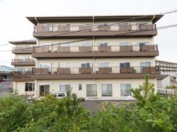 多階層の建物エクステリア