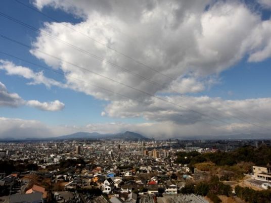 広がる街並みと空