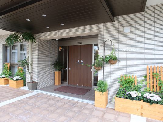エントランスの植栽付き景観