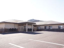 広々とした明るい外観