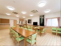 明るいダイニングスペース