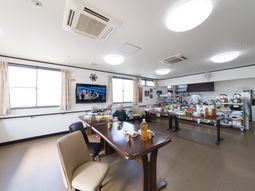 食堂の広々した空間