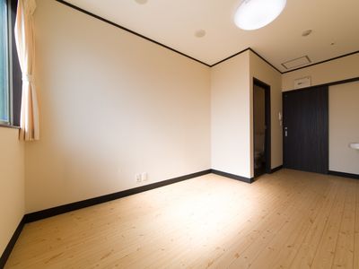 明るい居室の一角