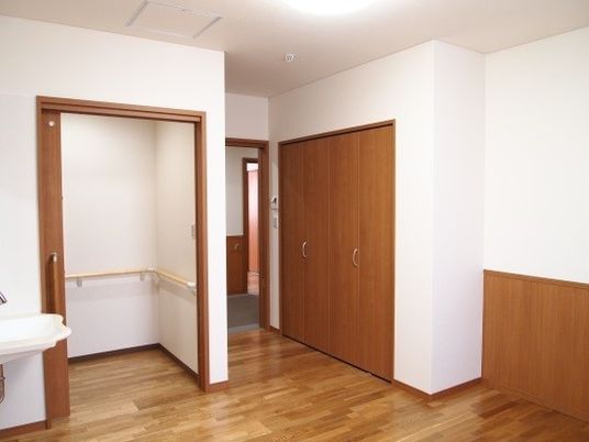 清潔感のある居室の一角